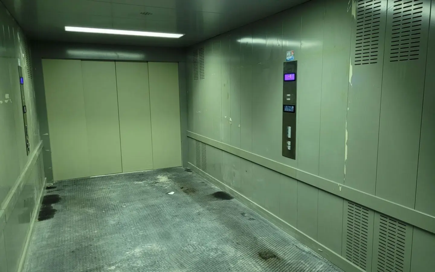 Garage In Alicante, Spain (22 M²)