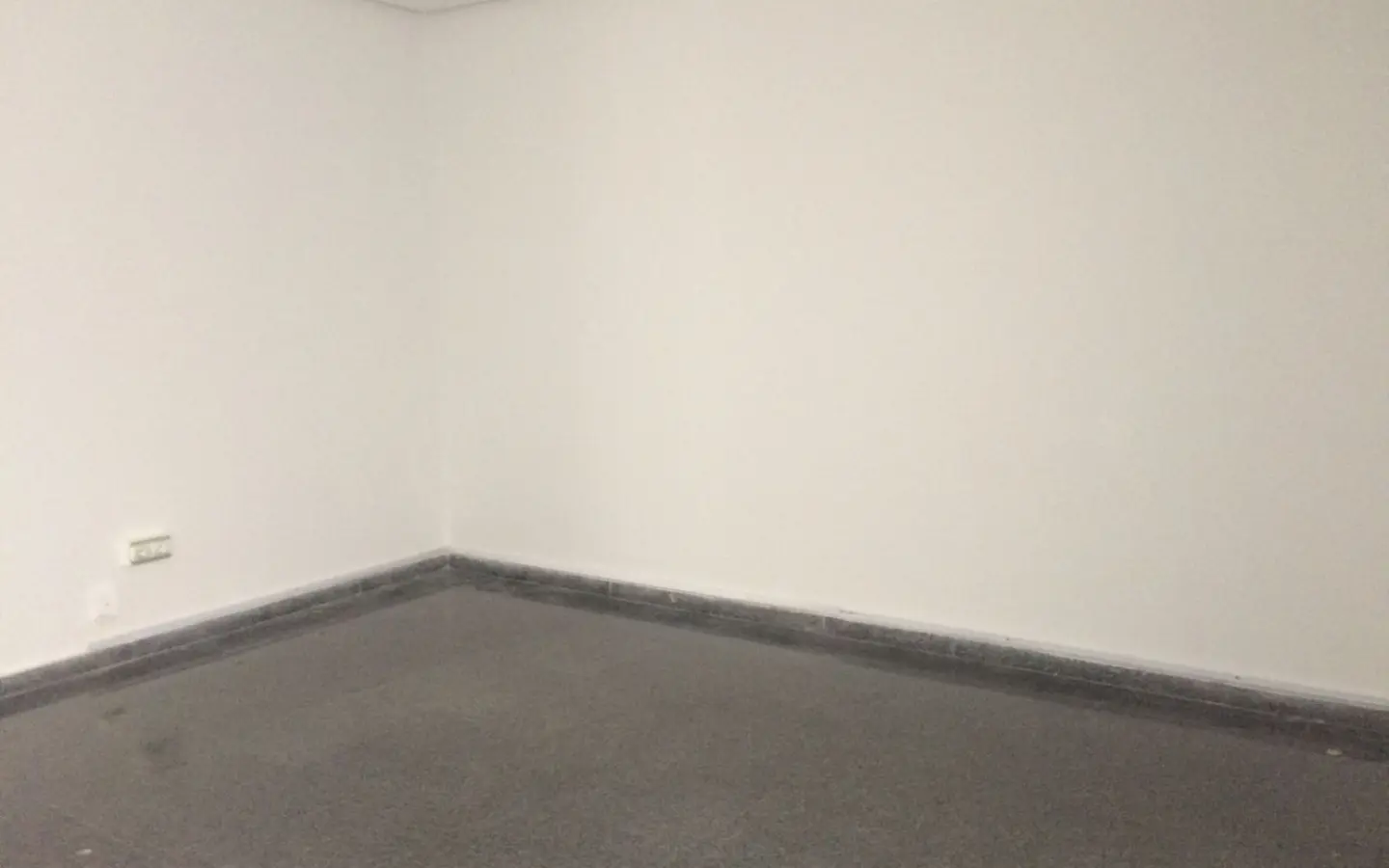 1-bedroom Office In Elche, Spain (40 M²)