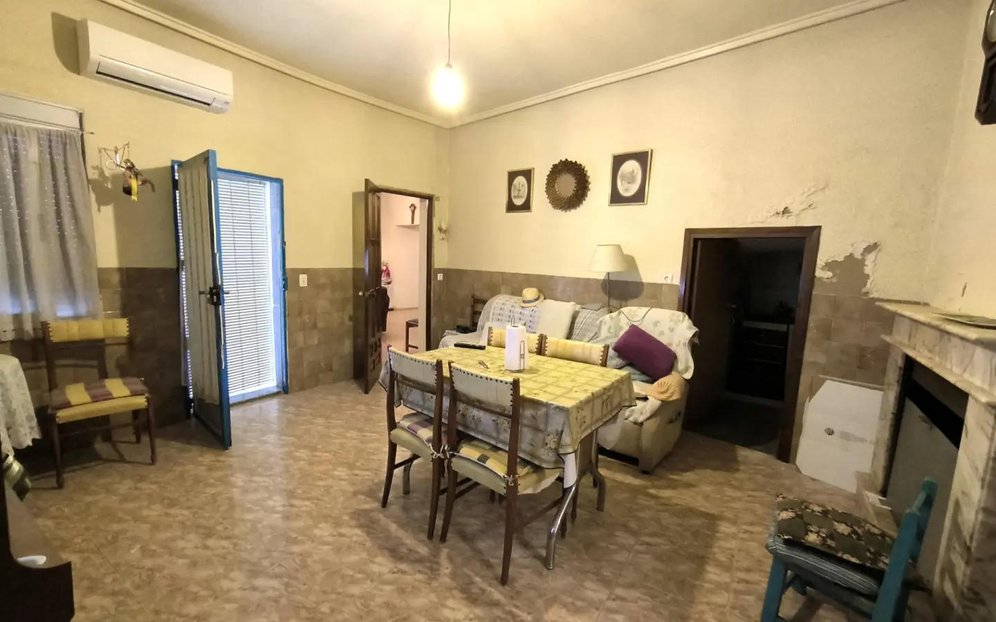 5-bedroom Village House In Algueña, Spain (153 M²)