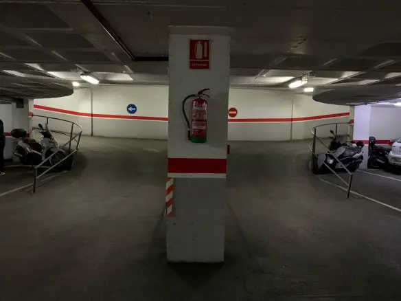Garage In Elche, Spain (18 M²)