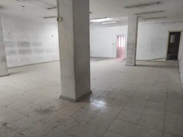 Commercial Unit 140 M² In Alicante, Spain