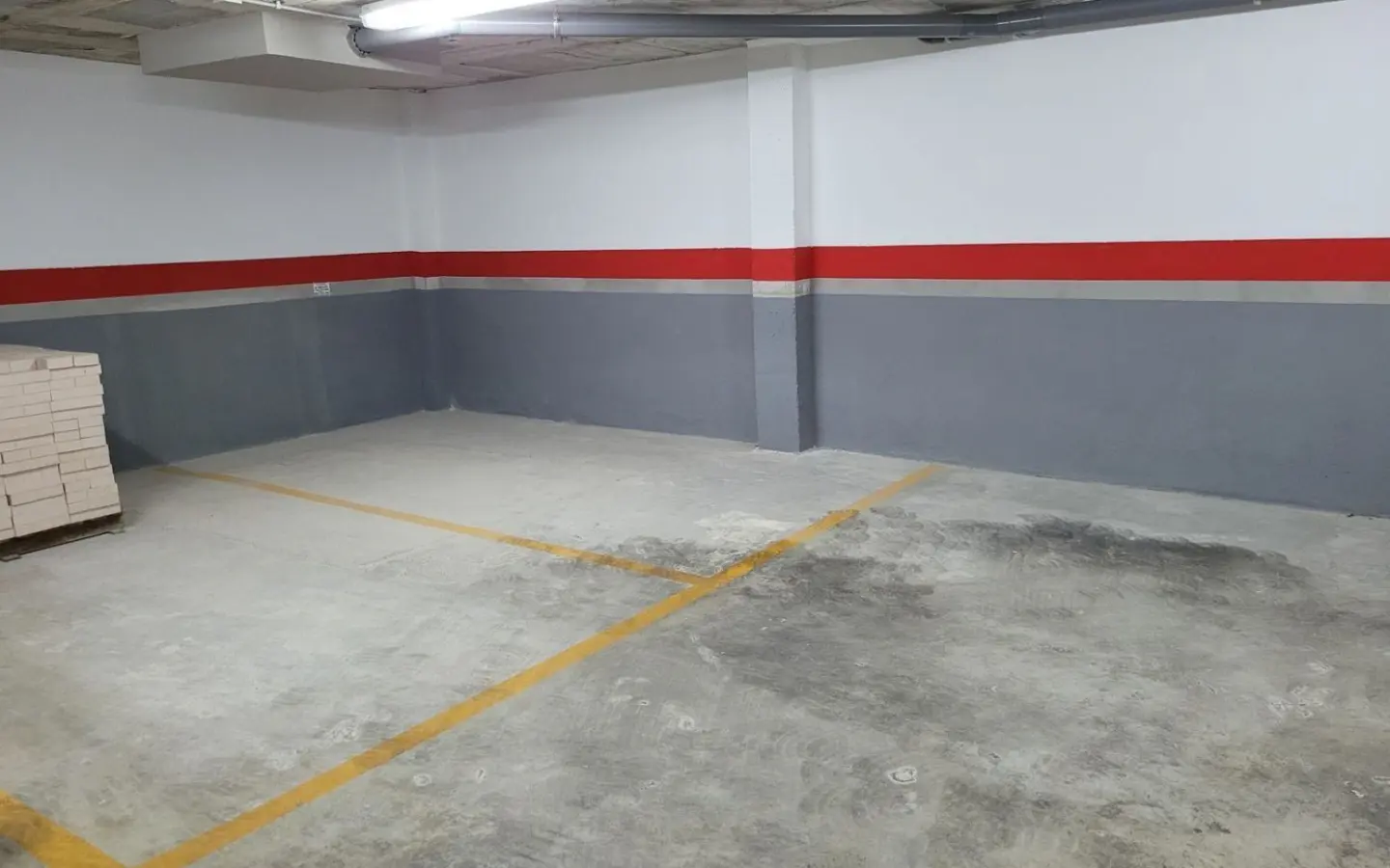 Garage In Alicante, Spain (22 M²)