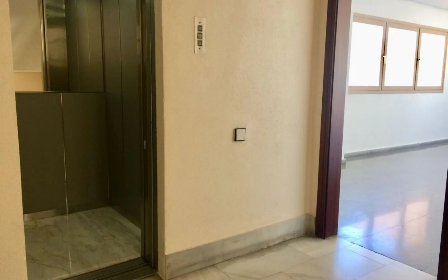 1-bedroom Office In Elche, Spain (40 M²)