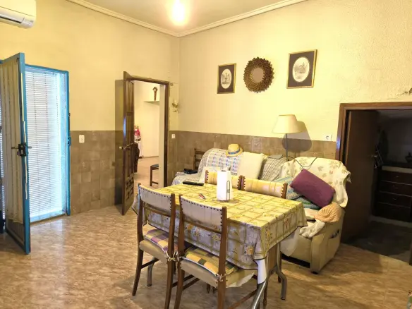 5-bedroom Village House In Algueña, Spain (153 M²)