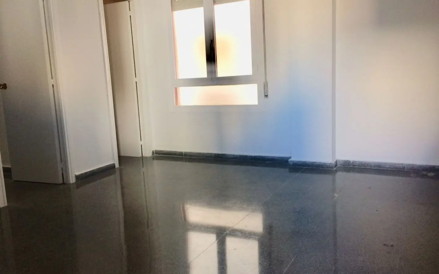 1-bedroom Office In Elche, Spain (40 M²)