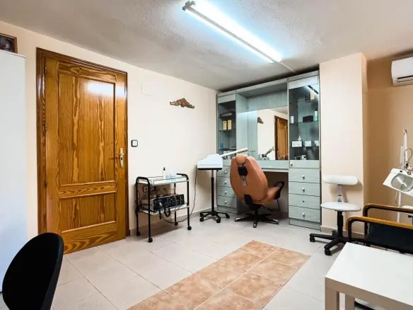 Office In Elche, Spain (106 M²)