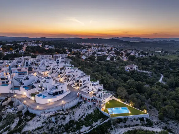 3-bedroom Villa In San Miguel De Salinas, Spain (144 M²)