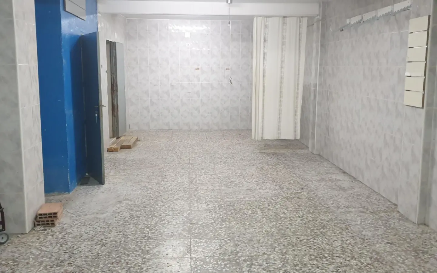 Commercial Unit In Elche, Spain (100 M²)