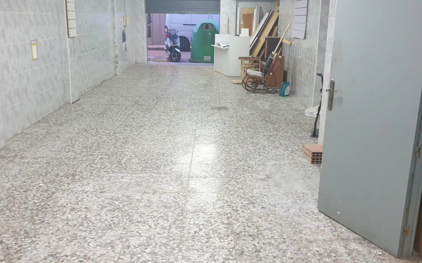 Commercial Unit In Elche, Spain (100 M²)