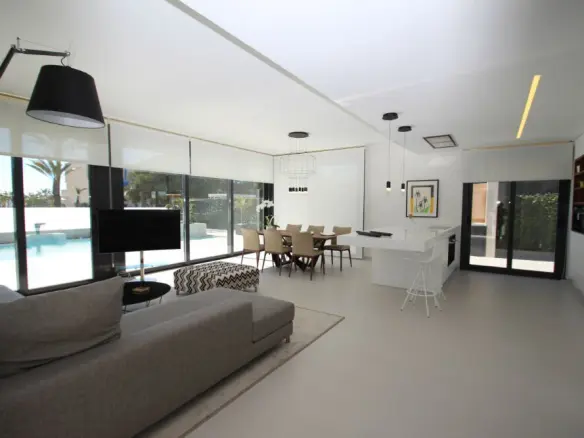 3-bedroom Villa In San Miguel De Salinas, Spain (144 M²)