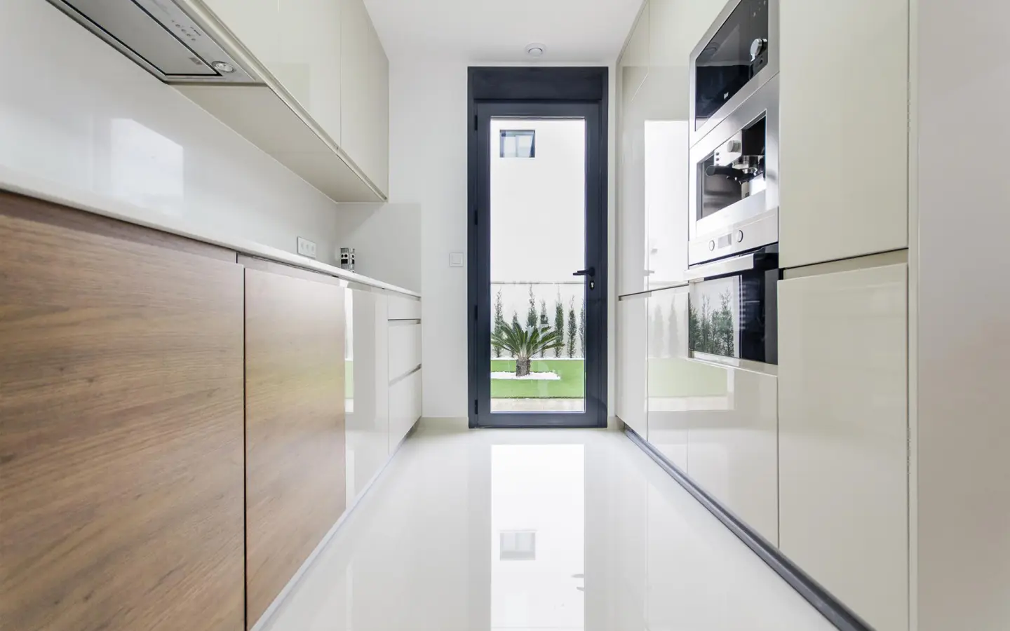 3-bedroom Villa In San Miguel De Salinas, Spain (144 M²)