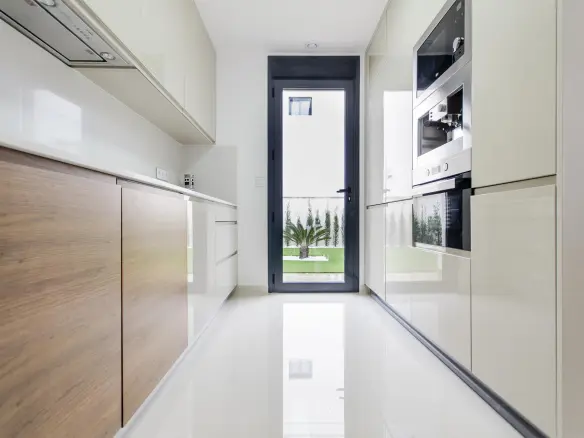 3-bedroom Villa In San Miguel De Salinas, Spain (144 M²)