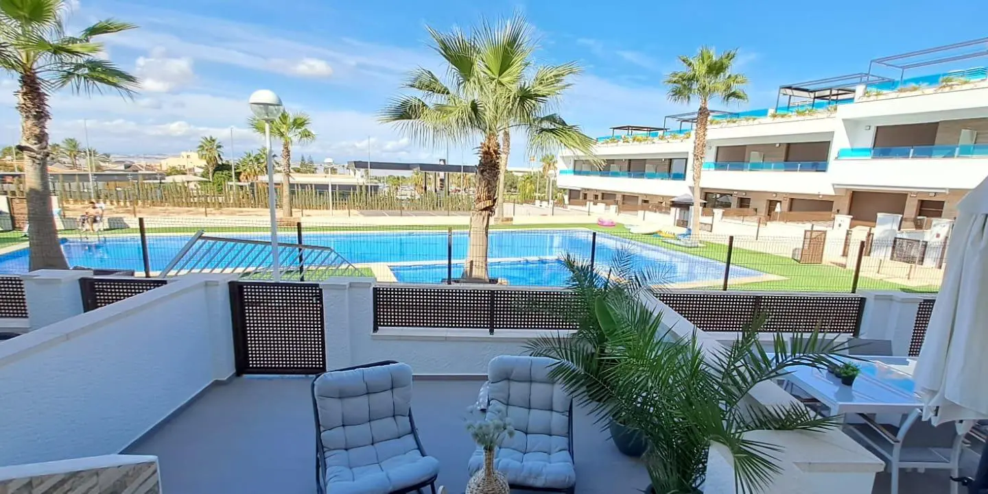 3-bedroom Terraced House In Torrevieja, Spain (115 M²)