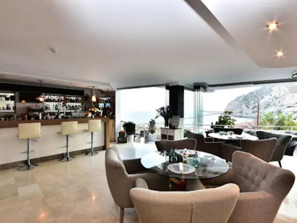 24-bedroom Hotel In Benidorm, Spain (2.451 M²)