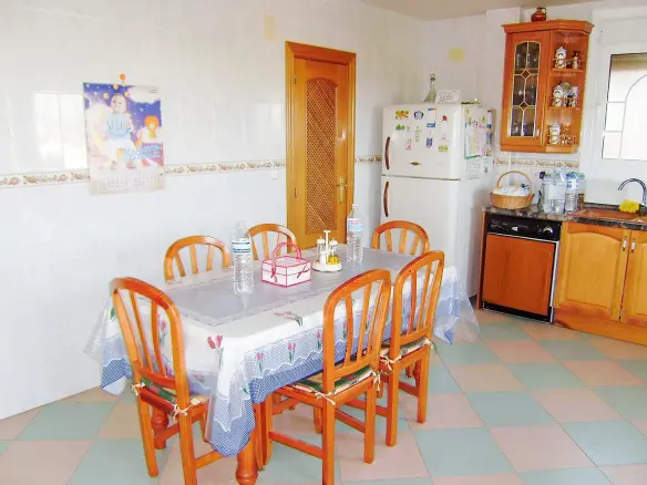 7-bedroom Villa In Benidorm, Spain (926 M²)