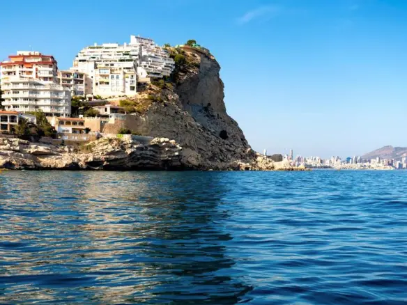 24-bedroom Hotel In Benidorm, Spain (2.451 M²)