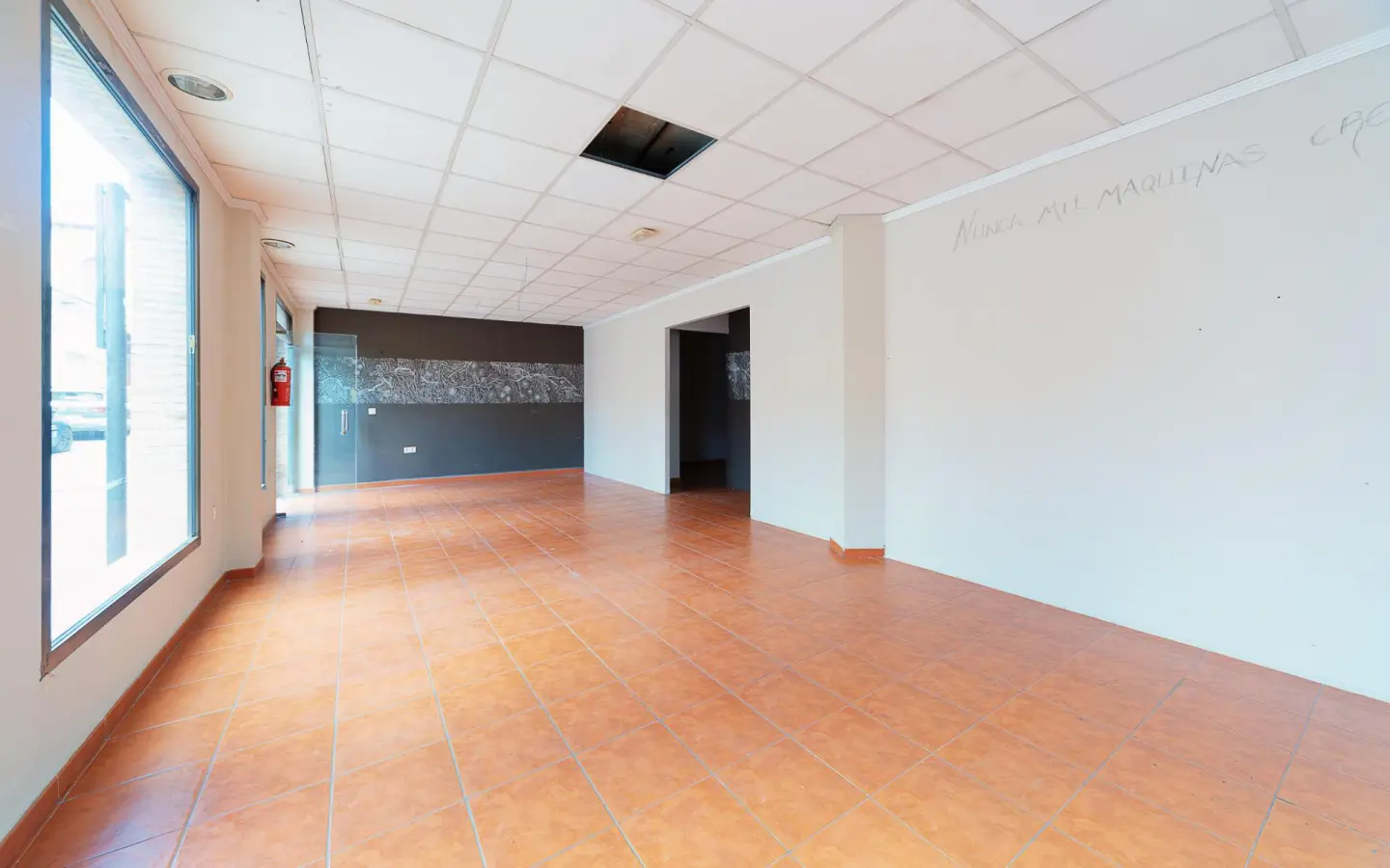 Commercial Unit In Mula, Spain (130 M²)