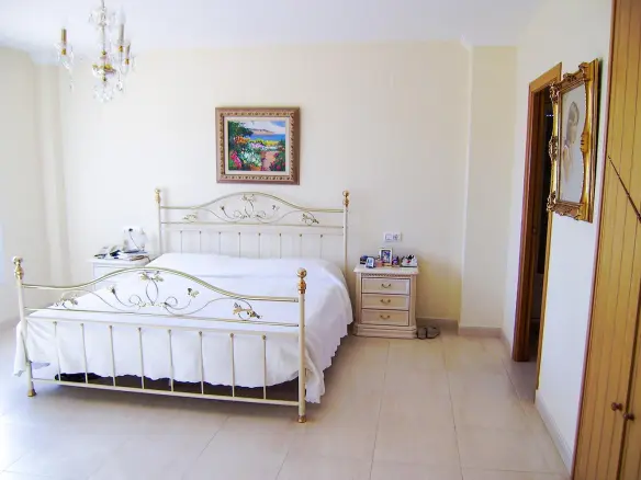 7-bedroom Villa In Benidorm, Spain (926 M²)