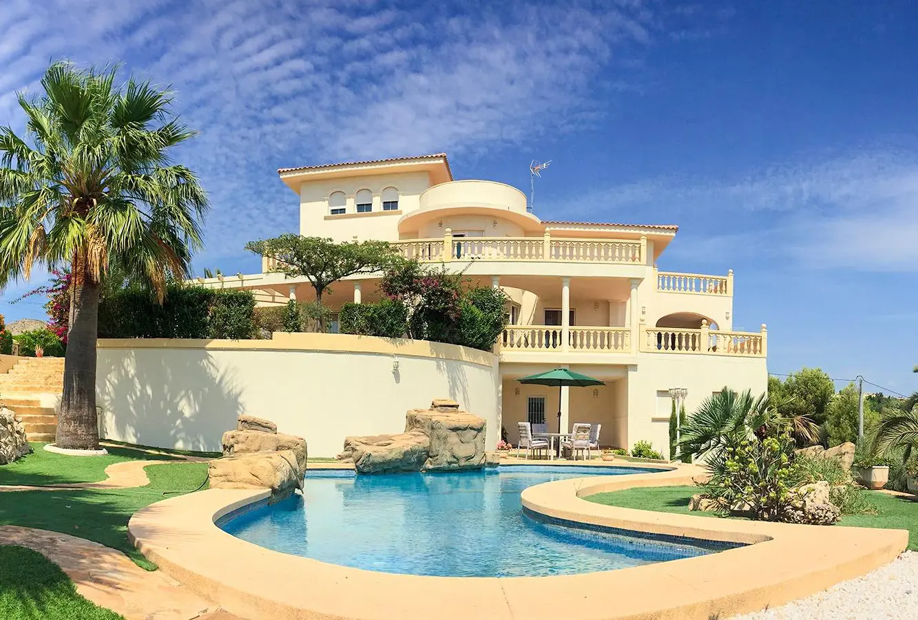7-bedroom Villa In Benidorm, Spain (926 M²)