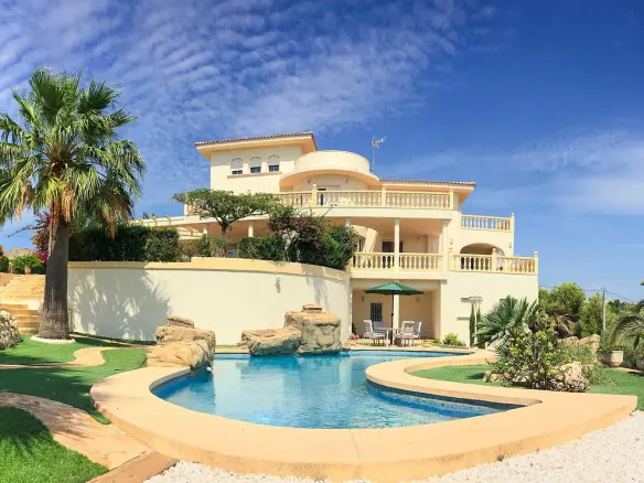 7-bedroom Villa In Benidorm, Spain (926 M²)