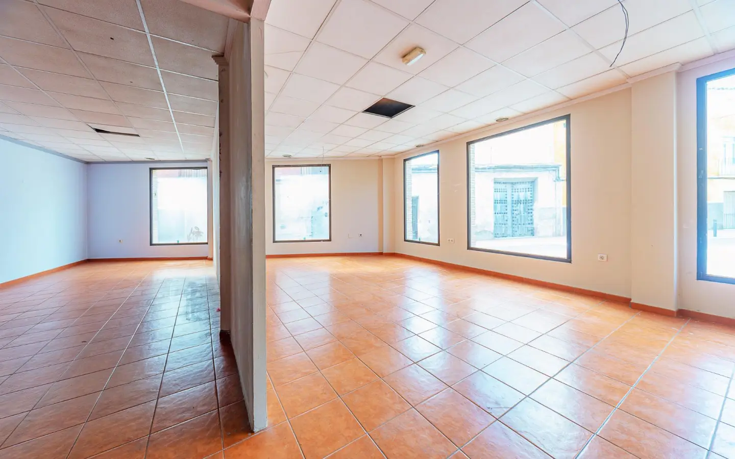 Commercial Unit In Mula, Spain (130 M²)