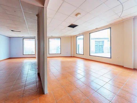 Commercial Unit In Mula, Spain (130 M²)