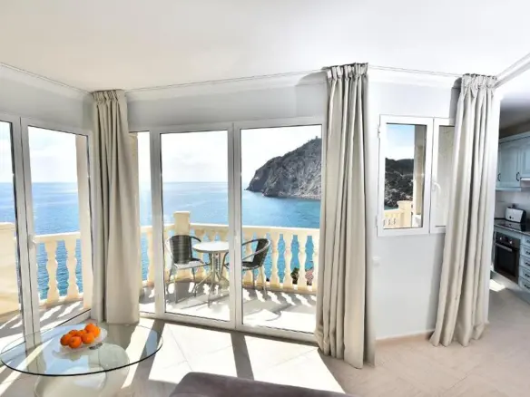 24-bedroom Hotel In Benidorm, Spain (2.451 M²)