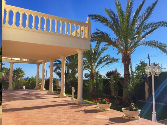 7-bedroom Villa In Benidorm, Spain (926 M²)