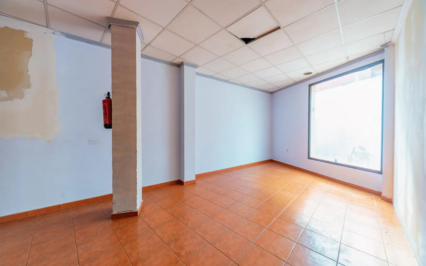 Commercial Unit In Mula, Spain (130 M²)