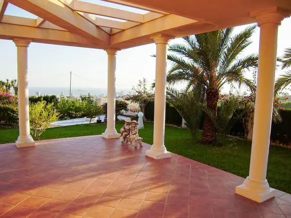 7-bedroom Villa In Benidorm, Spain (926 M²)