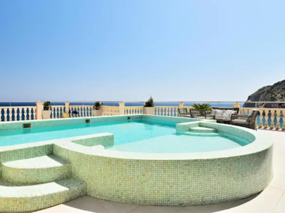 24-bedroom Hotel In Benidorm, Spain (2.451 M²)