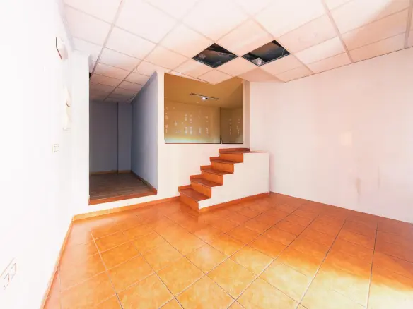 Commercial Unit In Mula, Spain (130 M²)