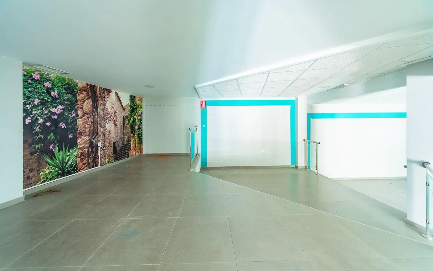 Commercial Unit In Mula, Spain (172 M²)
