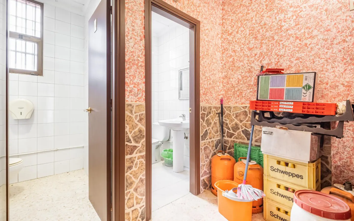 Business In Benidorm, Spain (72 M²)