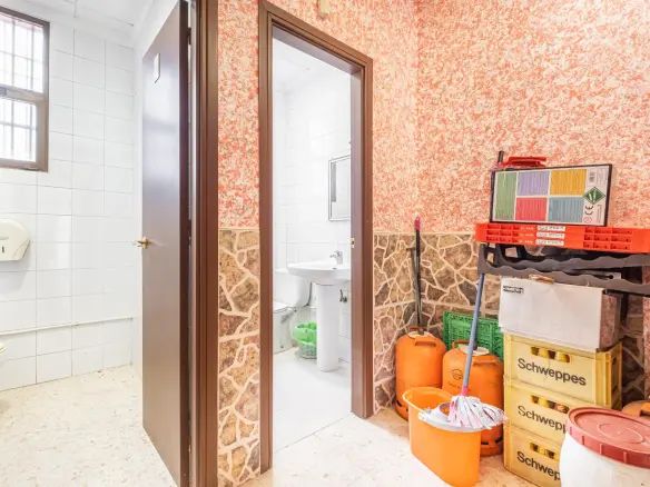 Business In Benidorm, Spain (72 M²)