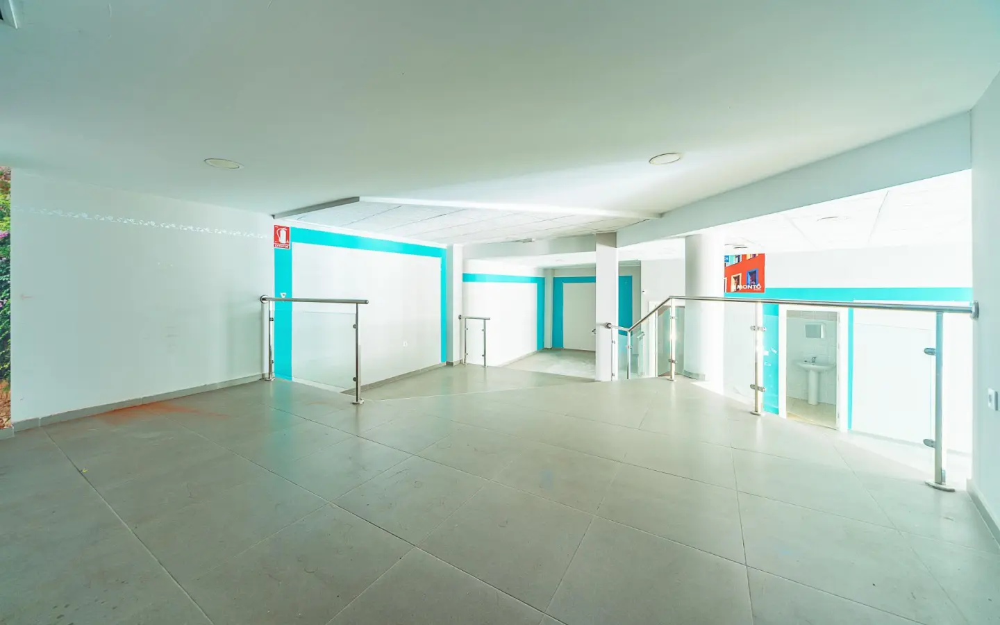 Commercial Unit In Mula, Spain (172 M²)