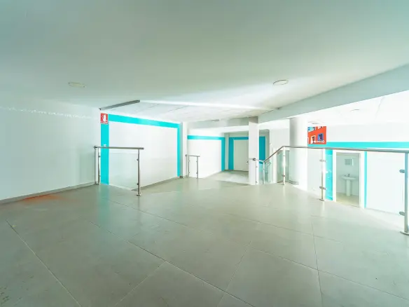 Commercial Unit In Mula, Spain (172 M²)