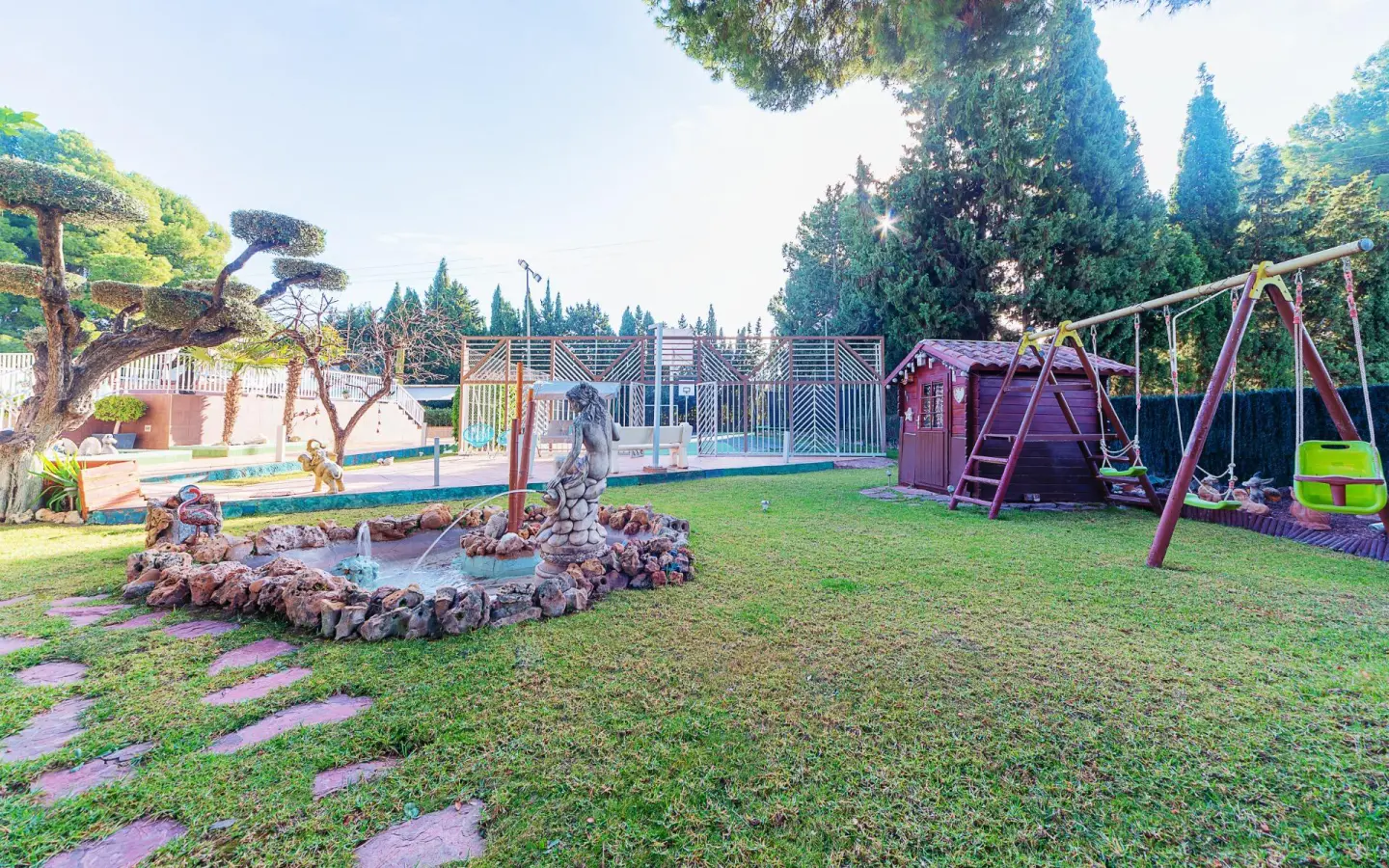 5-bedroom Villa In Elda, Spain (666 M²)