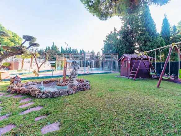 5-bedroom Villa In Elda, Spain (666 M²)