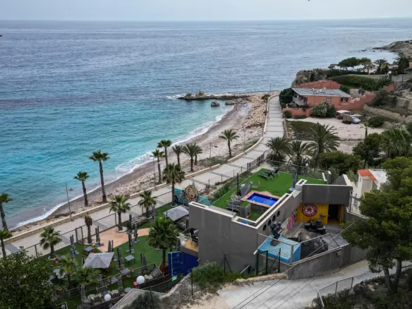 2-bedroom Villa In Villajoyosa, Spain (197 M²)