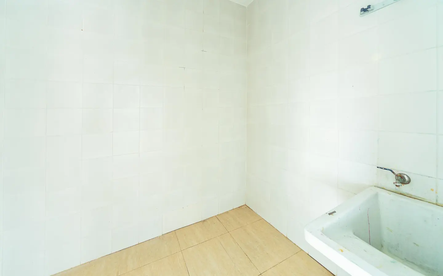 Commercial Unit In Mula, Spain (172 M²)