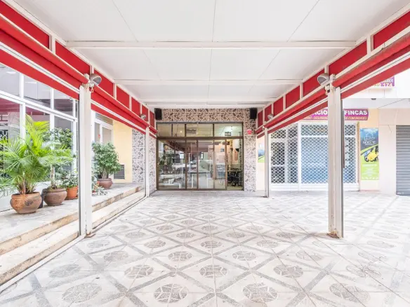Business In Benidorm, Spain (72 M²)