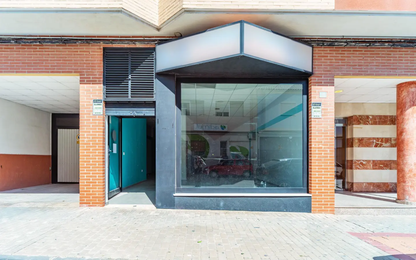 Commercial Unit In Mula, Spain (172 M²)