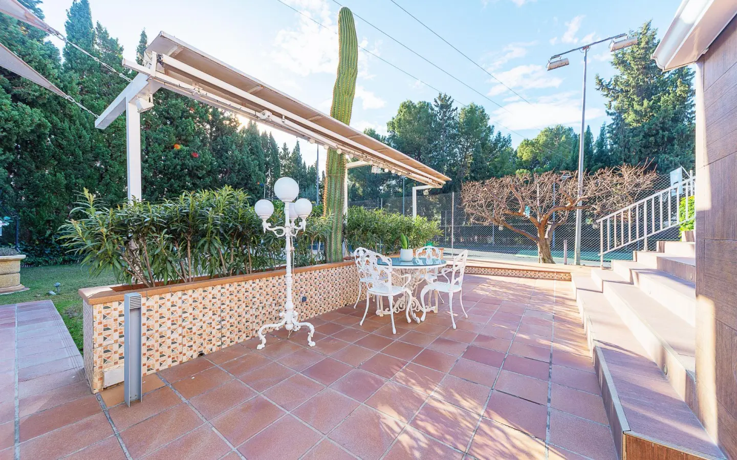 5-bedroom Villa In Elda, Spain (666 M²)