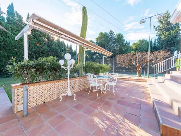 5-bedroom Villa In Elda, Spain (666 M²)