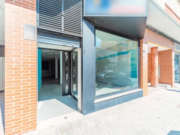 Commercial Unit In Mula, Spain (172 M²)