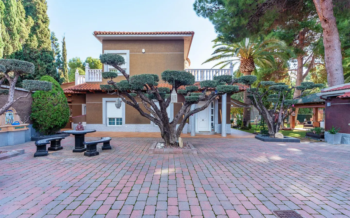 5-bedroom Villa In Elda, Spain (666 M²)
