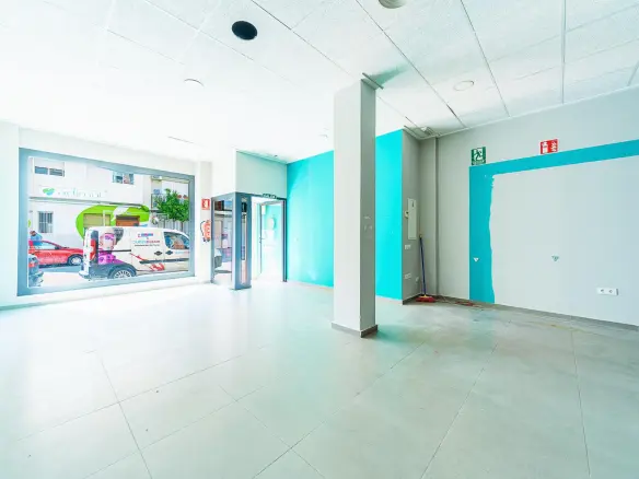 Commercial Unit In Mula, Spain (172 M²)