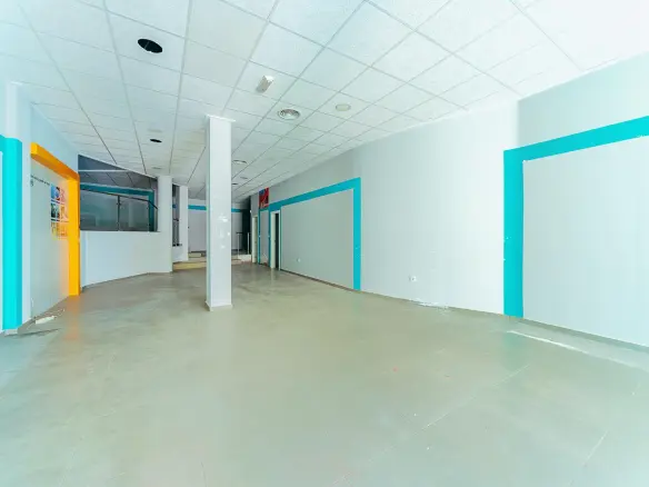 Commercial Unit In Mula, Spain (172 M²)