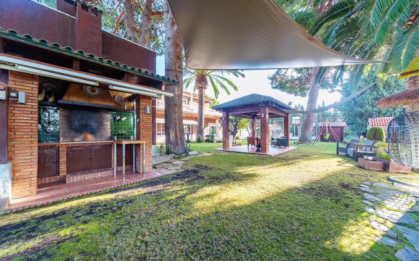 5-bedroom Villa In Elda, Spain (666 M²)